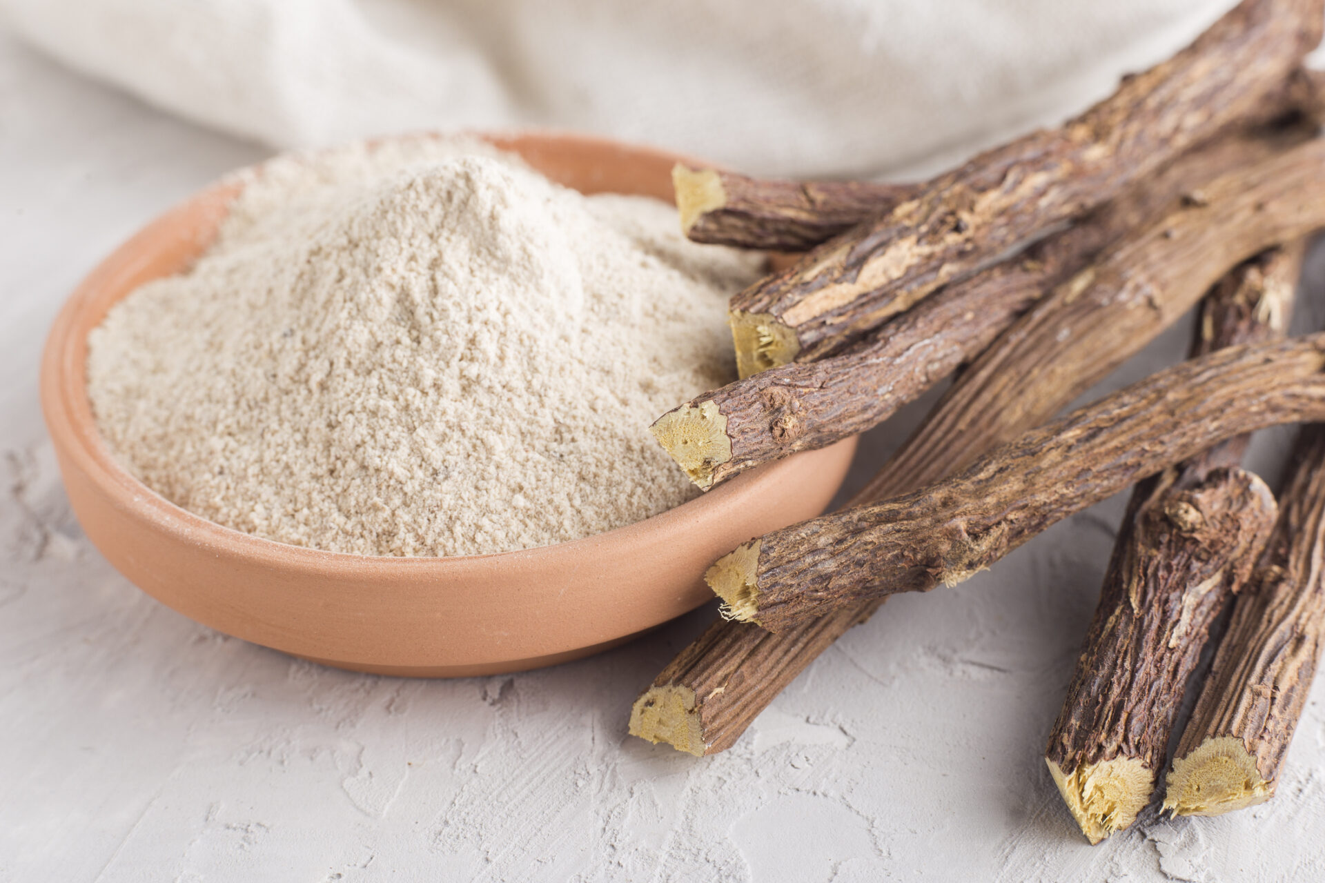 Licorice in Cosmetics: Glycyrrhetinic Acid - Flarer Licorice in Cosmetics: Glycyrrhetinic Acid - Flarer